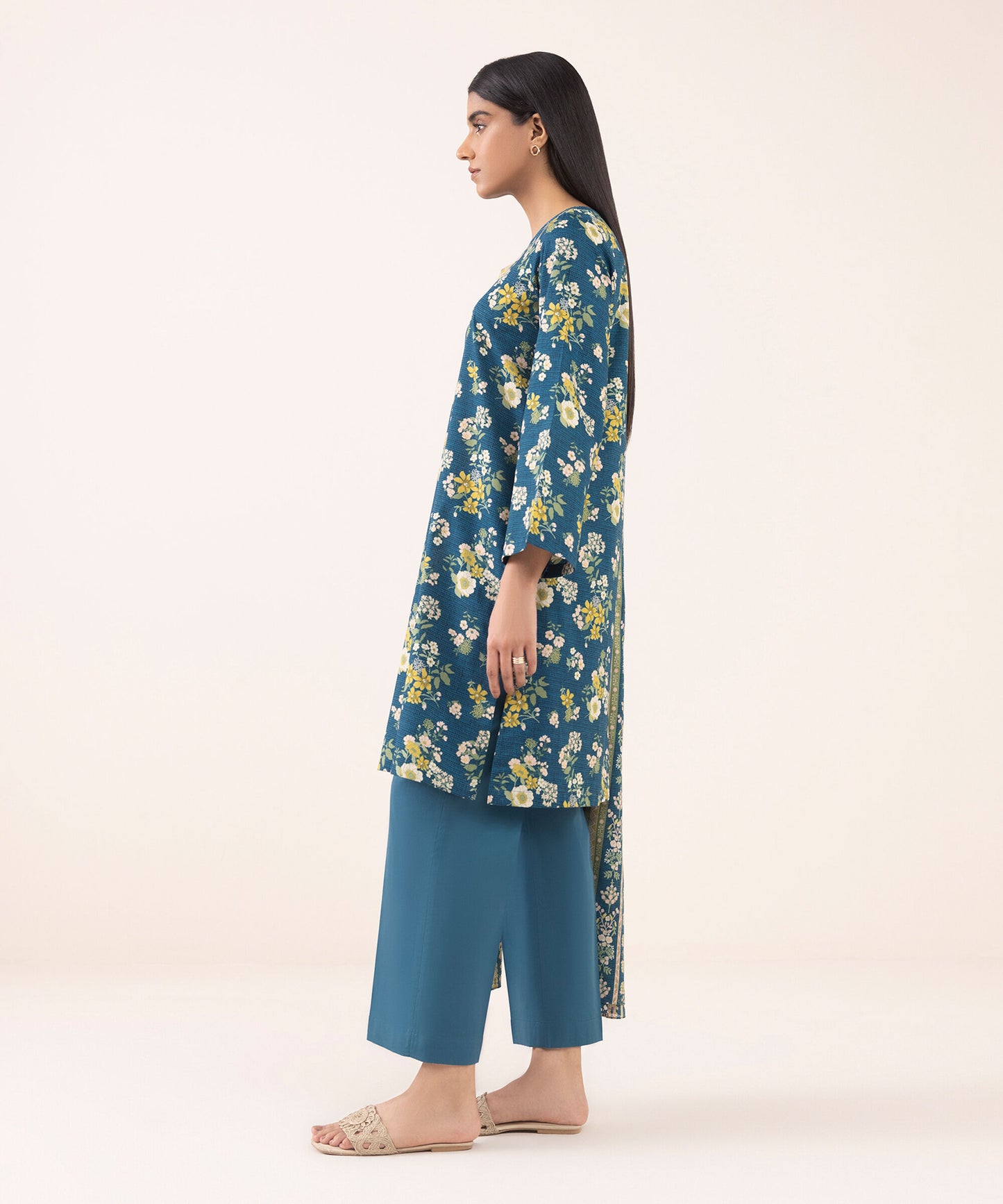 Sapphire 3-PC Printed lilen Suit for Winter – A Perfect Blend of Style & Comfort