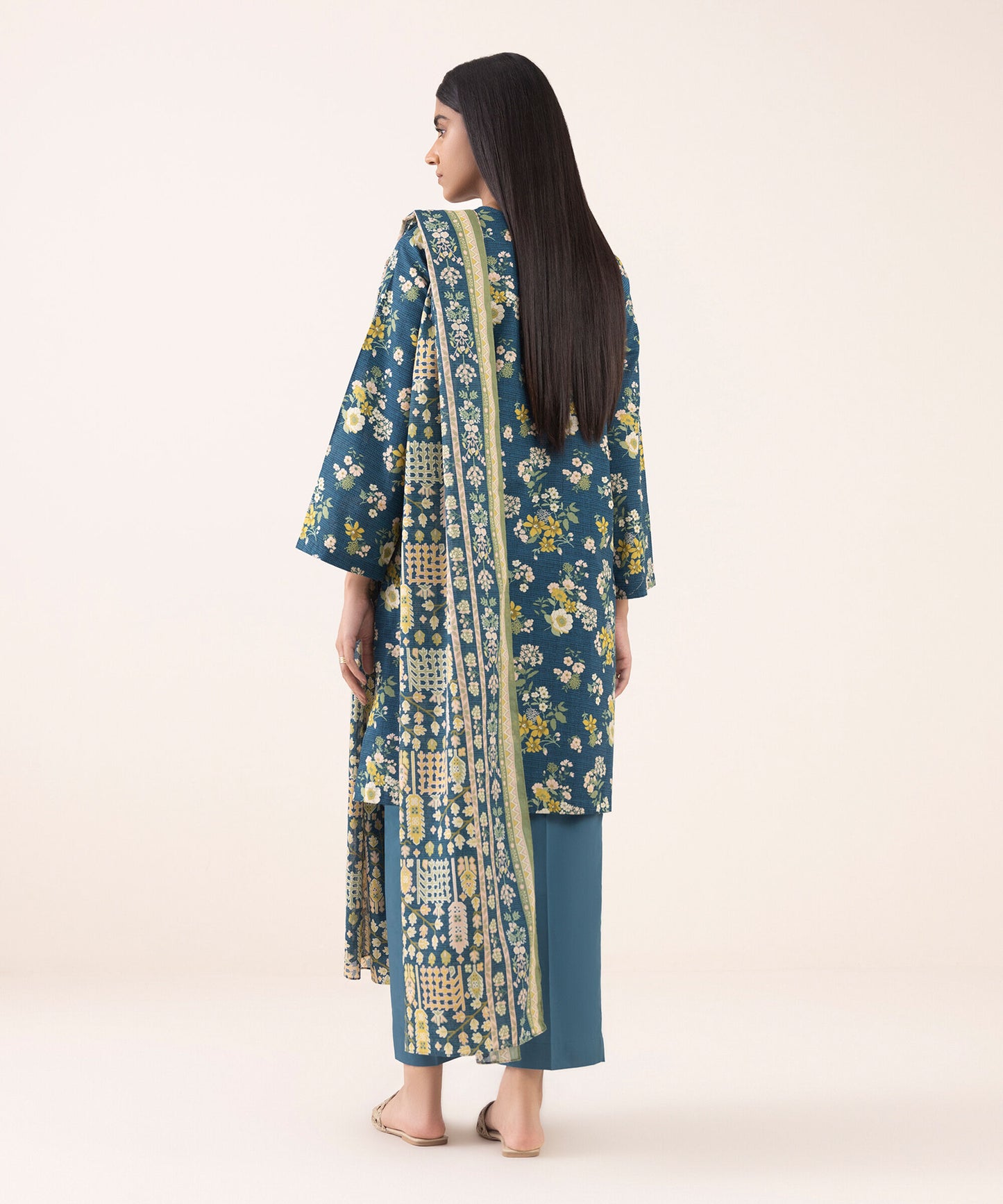Sapphire 3-PC Printed lilen Suit for Winter – A Perfect Blend of Style & Comfort