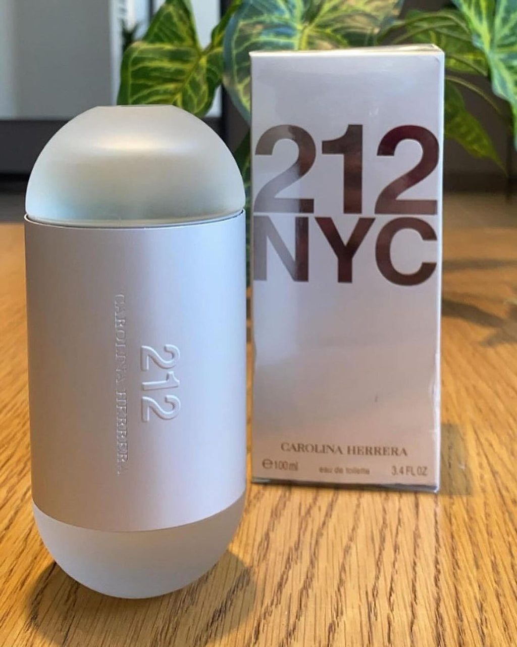 Carolina Herrera 212 NYC Men And Women Eau de Toilette